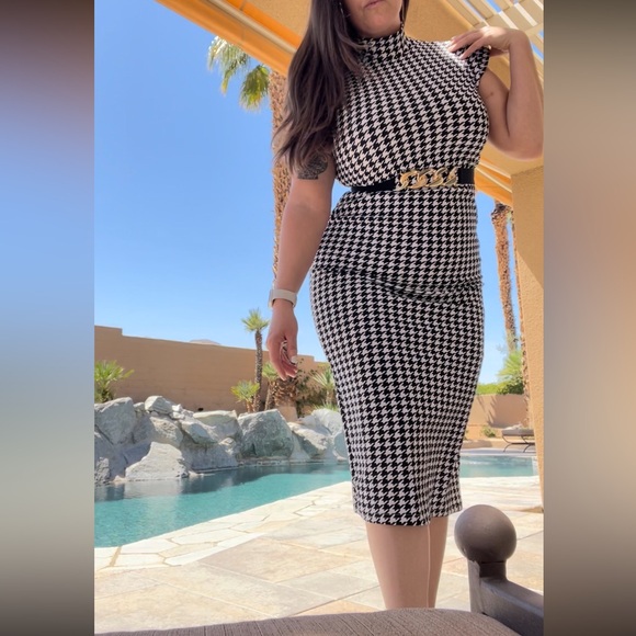 Houndstooth Bodycon Split Hem Dress - Picture 3 of 10